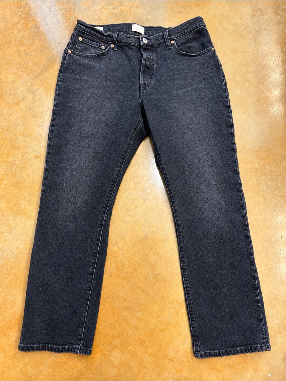 Classic women’s Levi Black Straight-Leg Jeans